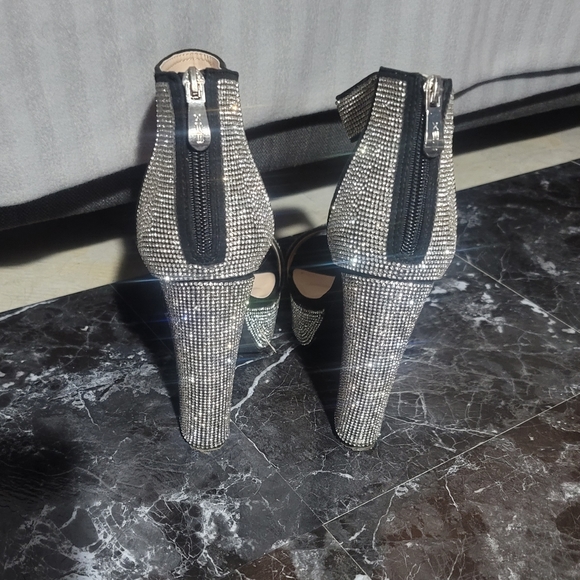 X2B Heels - Picture 3 of 6